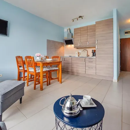 Sun & Snow Lisi Jar - Sezonowy Basen, Blisko Plazy, Sauna Apartament *