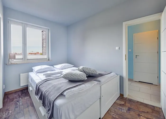 Lisi Jar, Sun & Snow *