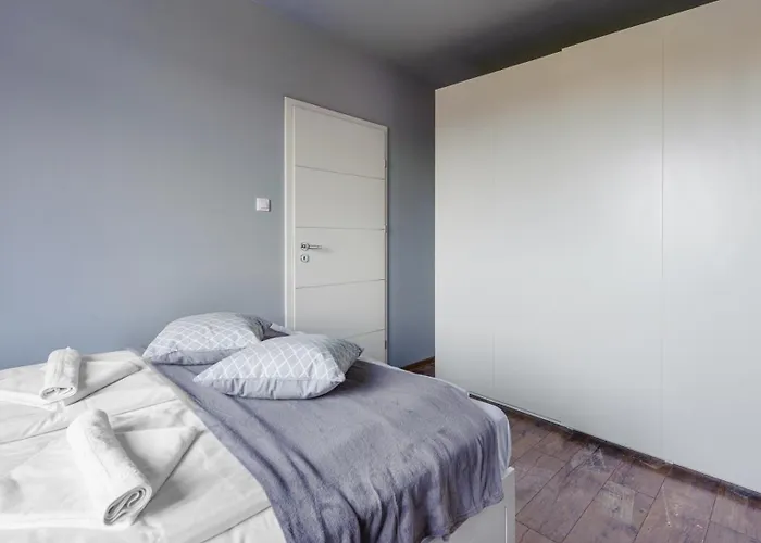 Lisi Jar, Sun & Snow